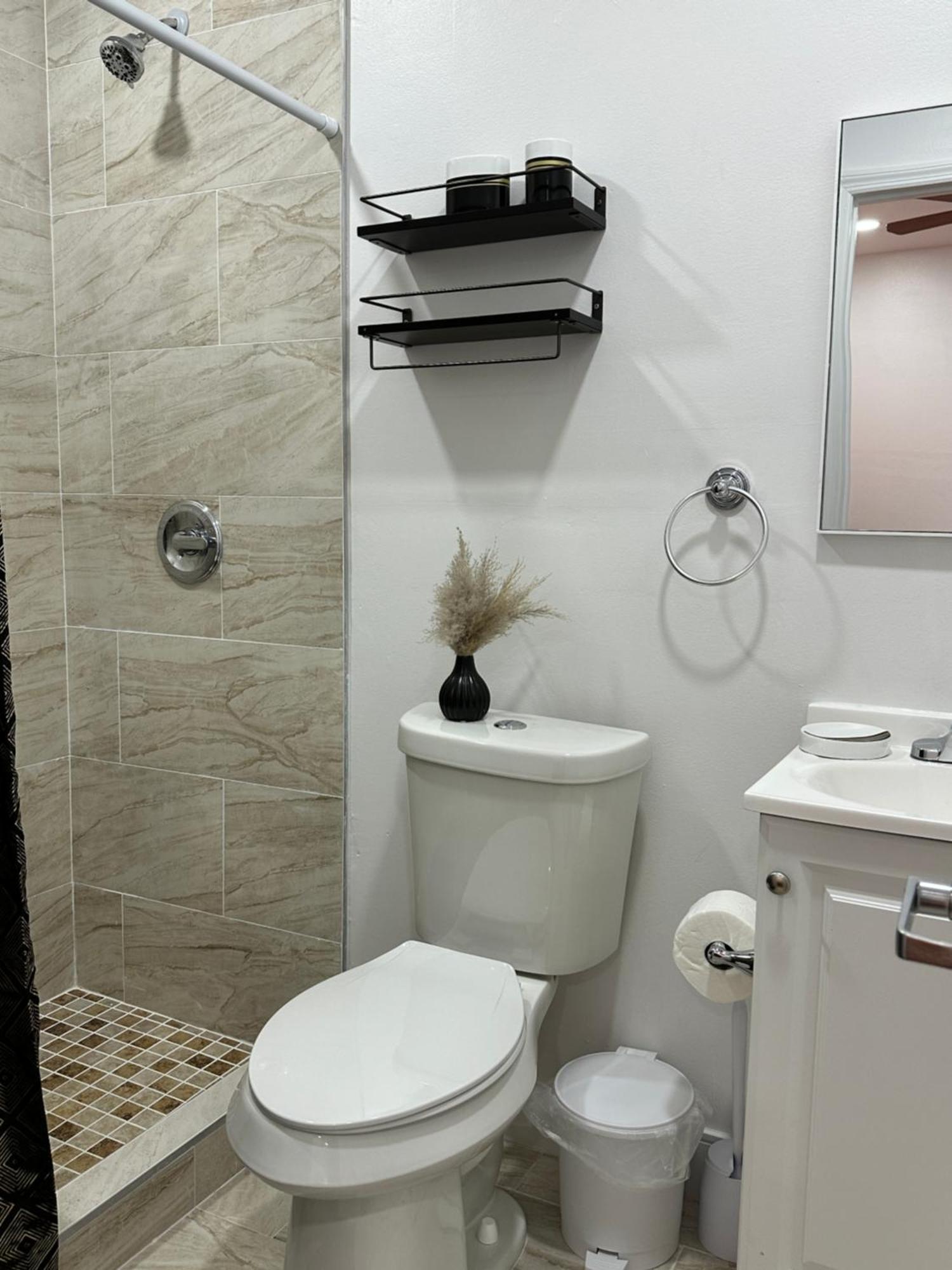 Cozy And Centric Apartment Cape Coral Bagian luar foto