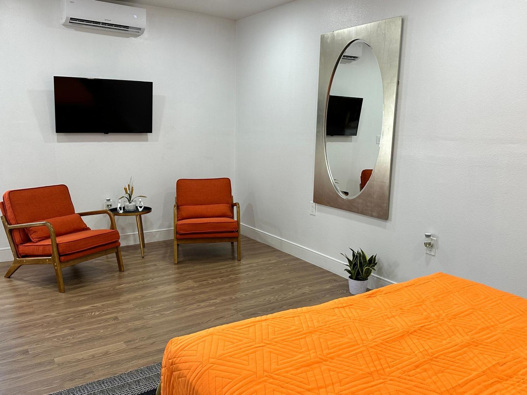 Cozy And Centric Apartment Cape Coral Bagian luar foto